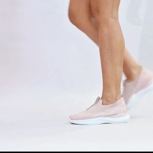 Dr. Kevin Sepatu Olahraga Sport Wanita Sneakers Rajut Slip On 589-070