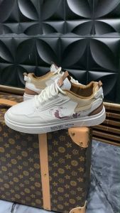 Sepatu Sneaker Pria K53 BOSINDO Motif Cetak Grafis Kulit Tahan Air Anti Selip Free Box