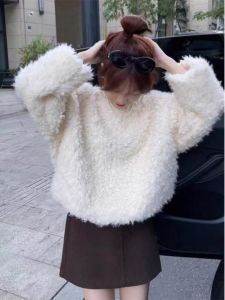 WANGGONGZHU | Thickened Short Hoodie Womens Autumn Winter New Fashion Loose Plush Top French Style Age Reduction Pure E-commerce Sales