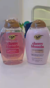 Dầu xả OGX Cherry Blossom dưỡng ẩm sâu phục hồi tóc khô xơ bằng thành phần tự nhiên 385ml
