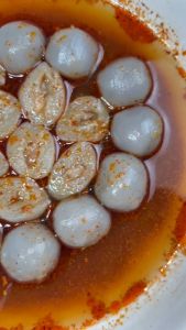 1 Bks Baso Aci Tetelan Mini Isi 15 Butir Dengan Kuah Chilli Oil Dan Cabai Bubuk