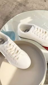 รองเท้ากันน้ำ แฟชั่นผู้หญิง ซีรั่มเท้า KIM&CO. สไตล์มินิมอล บิดงอได้ 180 องศา