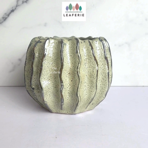 The Leaferie Haruka plant pots. flowerpot . flowerpots . flower pot . planter . planters . Ceramic