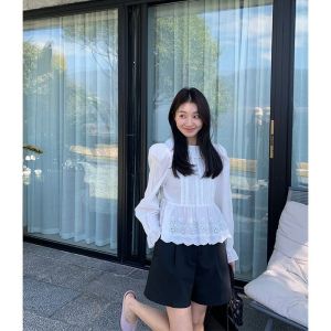 เสื้อเชิ้ตผู้หญิงแขนยาวคอโปโลสีขาวสไตล์ฝรั่งเศส ทรงหลวม ดีไซน์จีบ ลายลูกไม้ ทรงเข้ารูป ทรงเข้ารูป เสื้อผ้าทำงาน