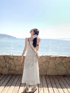 Summer Vacation Style White Spliced Lace Floral Halter Dress