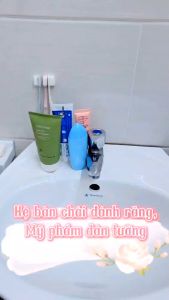 Kệ Đựng Đồ Bàn Chải Kem Đánh Răng Living C Dán Tường Đa Năng Cao Cấp