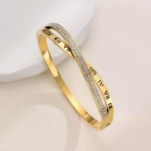 ReadyStock🔥Women Titanium Steel Bangle 18K Gold Bracelet Jewelry Gelang Tangan Perempuan Emas T47