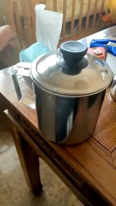 Stainless Steel Oil Pot Bottle with Lid Strainer Oil Pot for Used Oil