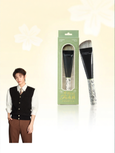 AMORTALS | With Palette Flat Blade Seamless Powder Foundation Brush