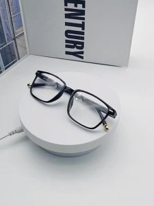 高档防蓝光时尚老花镜抗疲劳超轻正品品牌高清中老年老人老光眼镜High-grade anti-blue light fashion reading glasses anti-fatigue ultra-light genuine brand high-definition reading glasses for the elderly and middle-aged and elderly