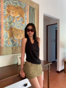 ❣Fortunee ❣ กระโปรงสั้นเอวต่ำทรงเข้ารูปสไตล์สาวแซ่บ วินเทจ ลายปักและประดับคริสตัล โดดเด่นไม่ซ้ำใคร