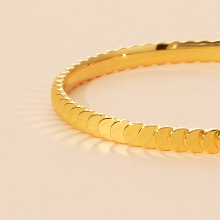 CHOW SANG SANG 999 24K Solid Gold Essense Polished Slip-On Bangle for Women Size 15cm 94290K Price-by-Weight 25.82g Gold