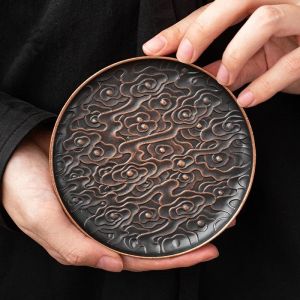 Retro Alloy Round Square Coaster ชุดชาอุปกรณ์เสริม Lucky cloud รูปแบบถ้วยผู้ถือฉนวนกันความร้อน Pad กาแฟเดสก์ท็อปตกแต่ง