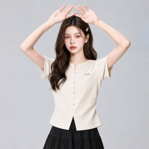 La Chapelle | V-neck Short-sleeve Blouse Knit Design Thin Short Style