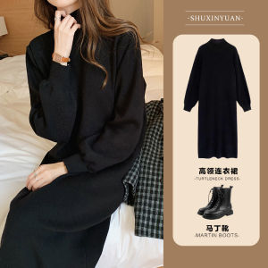 ชุดเดรสยาวถักนิตติ้งสไตล์สตรีทสำหรับผู้หญิง ชุดชั้นในสีดำ ชุดฤดูใบไม้ร่วง 2025 ใหม่ แขนยาว คอตั้ง สไตล์เสื้อผ้าทำงาน