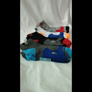 ถุงเท้าใส่ทํางาน ถุงเท้าผู้ชาย ถุงเท้ายาว ข้อเท้ากลาง ผ้าดี มีไซส์เดียว คละสี