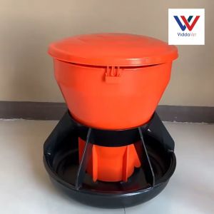 5 kg/15 kg Capacity Plastic Automatic Feeder for Suckling and Weanling Piglets Pig Feeding Equipment
