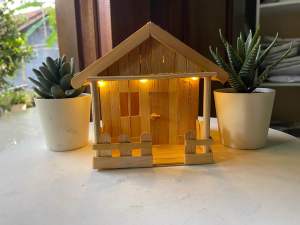 Rumah miniature dari stik es krim