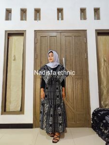 Laura  outer dan rok tenun batik couple kemeja motif toraja hitam tenun etnik