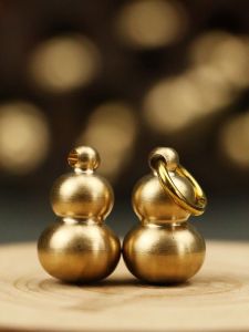 Polished Pure Copper Mini Gourd Keychain Pendant Solid Brass Creative Car Key Holder Vintage Style Handcrafted Decoration