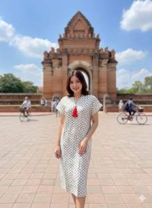 ชุดแซก คอวีแหวก ทรงชุดกระเหรี่ยง