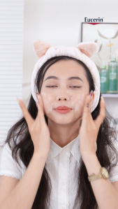 Tẩy tế bào da chết Eucerin® DermoPure Clinical Purifying Scrub 100ml