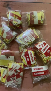 Stiker Pipi Merah Putih 100 Pcs / Sticker Bendera Pipi / Stiker Tempel Pipi / Ukuran Kecil Anak