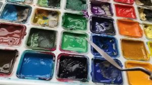 Miya Moisturized Gouache Spray: Penyegar Kulit untuk Mengatasi Keretakan