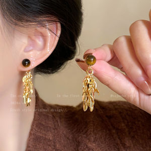 Golden Tassel Earrings Womens Style Autumn Winter New Popular Drop Earrings Luxury Sensation Ear Jewelry Pair Fresh out