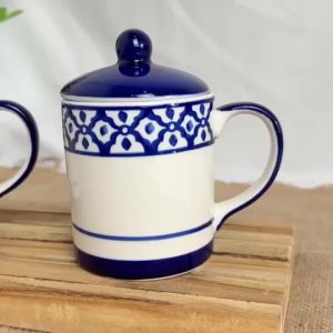 แก้วมัค แก้วเซรามิค แก้วมีฝาปิด แก้วลายไทยสับปะรด 12 ออนซ์ ขนาด 8ซม X 10.5ซม.เก็บความร้อนได้ดี เข้าไมโครเวฟได้