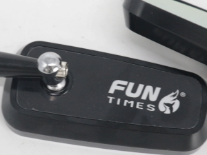 High-definition rearview mirror for motorcycles with durable aluminum alloy adjustable angle and HD high definition.