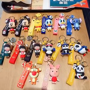 Gantungan Tas Bahan Karet Keychain Gantungan Kunci Karakter Kartun Lucu PVC Karet Souvenir Hadiah Lucu / Gantungan Kunci Karakter Disney Mickey Minnie Stich Pooh Piglet Tiger Donald Daisy / Gantungan Kunci Mobil / Gantungan Kunci Motor