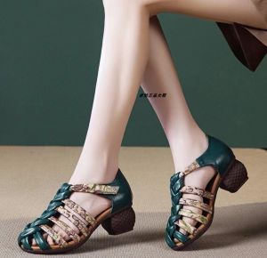 รองเท้าแตะส้นสูงแบบสวมสำหรับผู้หญิง หนังแท้ ทรงโรมัน ฤดูร้อน 2025 รองเท้าบู๊ตส้นสูงแบบลำลอง รองเท้าสวมแบบมีหัวเข็มขัด ทรงหัวมน