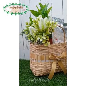 Hampers Lebaran Hampers Aneka Kue Kering Artificial Flowers Bunga Plastik Hiasan Meja Dekorasi Aesthetic
