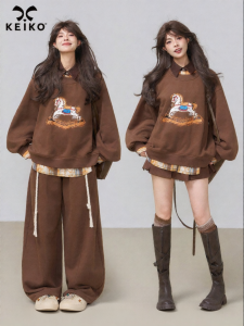 KEIKO | Retro Coffee Color Fleece Womens Sweatshirt Fall Design