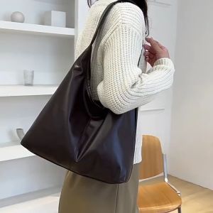 SLC Simple and fashionable commuting tote bag for women casual and large capacity for college students to go to class 2025 spring tote bag