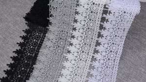 IDONGCAI Floral Scalloped Edge Polyester Venice Lace TrimVintage Lace for Embellishment Gift Costumes Gowns Home Decor and Wedding Dress(Slivery)