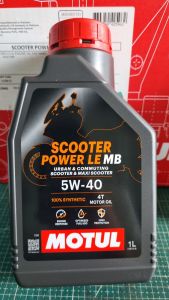 น้ำมันเครื่องสังเคราะห์ 100% ของ MOTUL รุ่น MOTUL SCOOTER POWER LE สำหรับ รถออโต้ (AUTO)