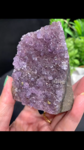 cluster crystal kristal murah Cheap crystal内凹紫晶镇 Natural Raw Amethyst stand in shimmer shine crystal