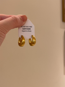 Gold Frosted C Type Geometric Earrings Womens Fashion Retro Ear Jewelry Decorative Alloy Electroplated Non-Magnetic Gift Box