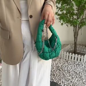 สายโซ่สะพาย กระเป๋ามินินูมินิ่ม 2 เเบบสะพายข้างเเละ 24 สี กระเป๋าเป็นที่ดีที่สุด นอกเพิ่มเติม ใช้งานทุกโอกาส