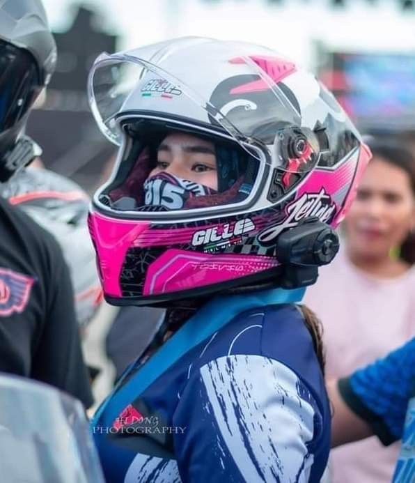 Wearing Airpods Airpods With Motorcycle Helmet INSTA360 X5 BMW