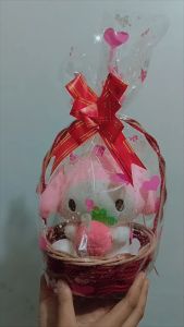 Finders by Cuddle Basket - Souvenir and Gift for Romantic Occasions