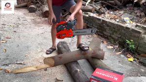 Máy cưa xích Komasu KM - 2500 Máy Cưa Xích Chạy Xăng Komasu KM 2500 Cưa MiniCưa cụt Lam 30mm bảo hành 12 tháng - Lazada