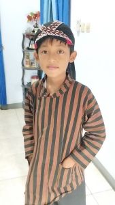 Surjan Lurik & Kebaya Lurik Anak: Pilihan Terbaik untuk Usia 7 sampai 12 Tahun