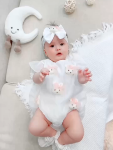 BD217 Body chíp trắng đính thỏ RIOKIDS quần áo đầy tháng cho bé gái sơ sinh Lễ Tết