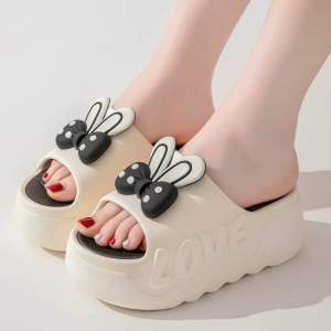Rubber thick sole cutie flip flop 4cm heel seliper wanita