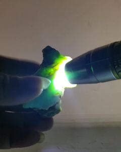 batu natural giok akik Bongkahan batu yg dikirim sesuai foto dan video Kode80