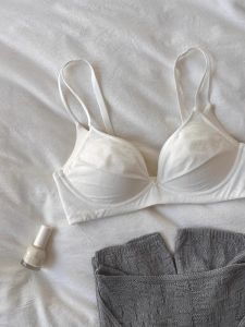 Wireless Comfortable Summer Bra Womens Thin Style Gathered Anti-Sagging No Side Effects Nylon Fabric V-Neck Fixed Strap