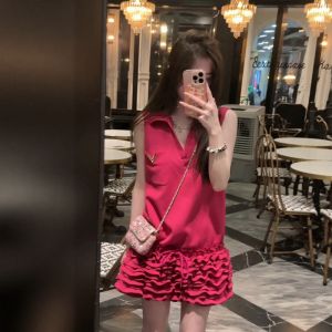 French Elegant Sleeveless Polo Neck Dress Womens 2025 Summer Unique Design Multi-layer Wood Grain Edge Short Skirt